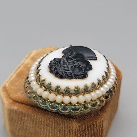 UNBRANDED Vintage Cameo Brooch - Picture 5 of 5